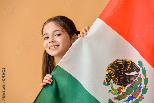 Little girl with Mexican fl...