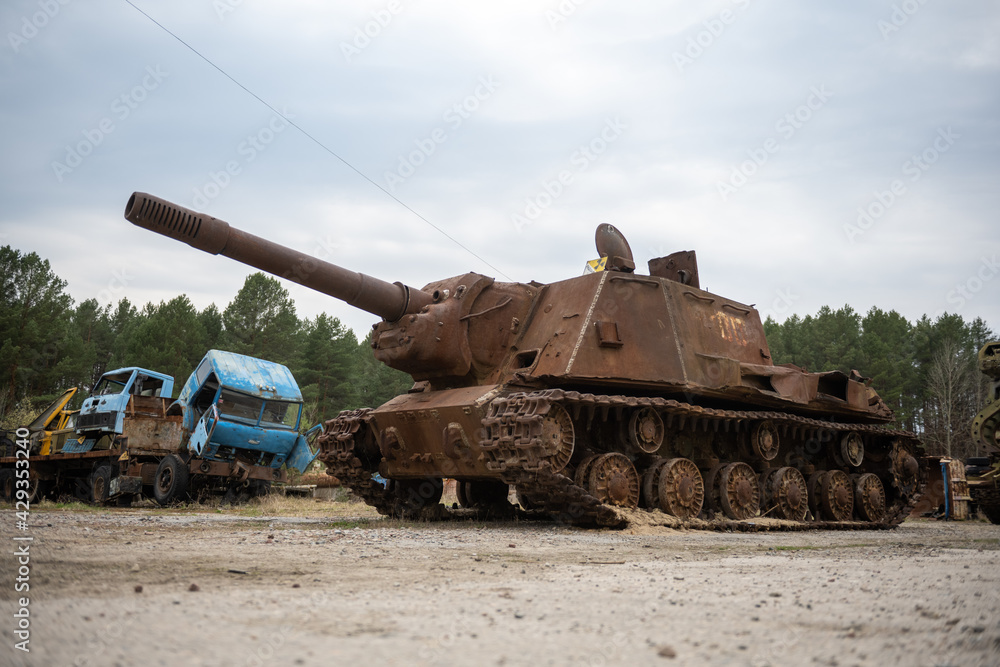 Fototapeta premium The ISU-152 is a Soviet self-propelled gun in the Chernobyl zone