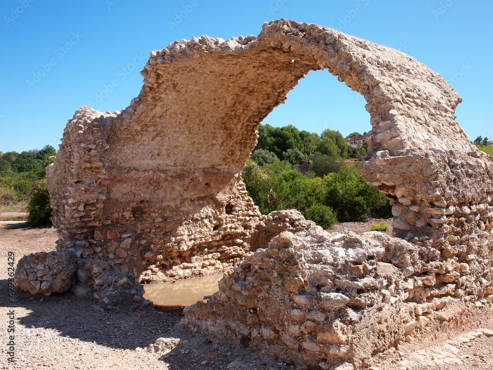 スペイン タラゴナ近郊の古代ローマ遺跡 
Ancient Roman ruins near Tarragona, Spain