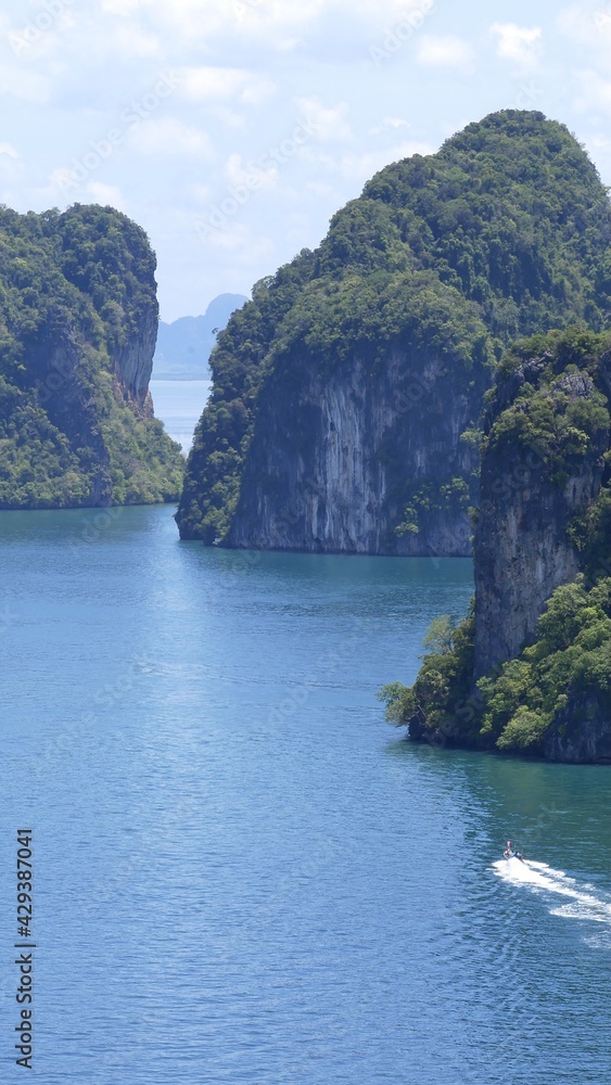 Beautiful Seascape view of Ko Hong the group islands in Andaman Sea, Krabi Province, Thailand. Koh Hong island view point to beautiful scenery view 360 degree. Beautiful Seascape view of Ko Hong the group islands in Andaman Sea, Krabi Province, Thailand. Koh Hong island view point to beautiful scenery view 360 degree.