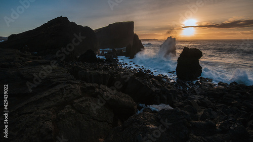 Früh morgens bei Sonnenaufgang auf der Halbinsel Reykjanes - Island photo