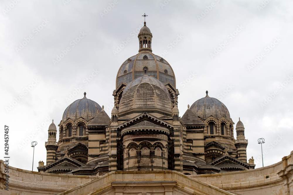 Catedral en la ciudad de Marsella o Marseille en el pais de Francia o France