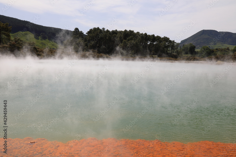 Wai-O-Tapu Thermalwunderland The Champagne Pool / Wai-O-Tapu Thermal Wonderland The Champagne Pool / Wai-O-Tapu Thermalwunderland The Champagne Pool / Wai-O-Tapu Thermal Wonderland The Champagne Pool /