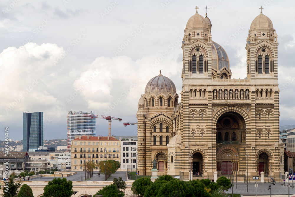Obraz premium Catedral de la ciudad de Marsella o Marseille en el pais de Francia o France