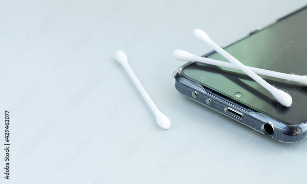 Smartphone screen cleaning by antibacterial cotton swabs Smartphone screen cleaning by antibacterial cotton swabs