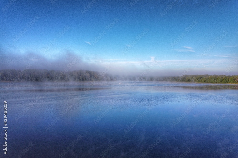 Mgła nad jeziorem Osuszyno