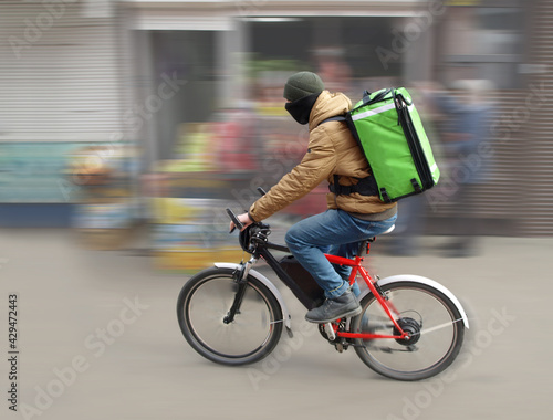 Bicycle courier