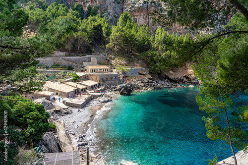 Fotografi Wunderschönes Mallorca: Türkis-Blaue Bucht Cala de Sa Calobra beim Torrent de Pa