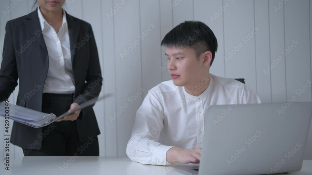 Business concept of 4k Resolution. Asian men were blamed by supervisors in the office. Business concept of 4k Resolution. Asian men were blamed by supervisors in the office.