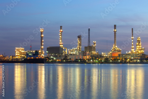 Oil refinery plant