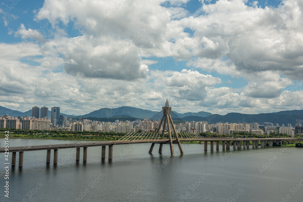 Obraz premium han river bridge