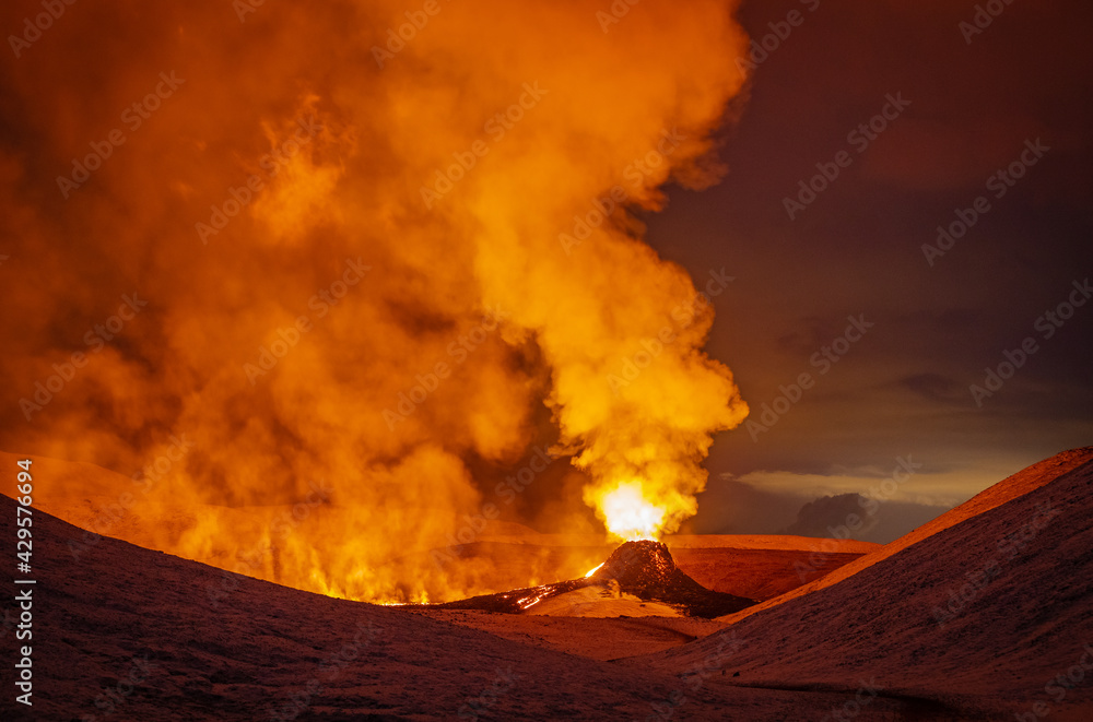 fagradalsfjall volcano eruption, iceland, volcano, lava show  - obrazy, fototapety, plakaty 
