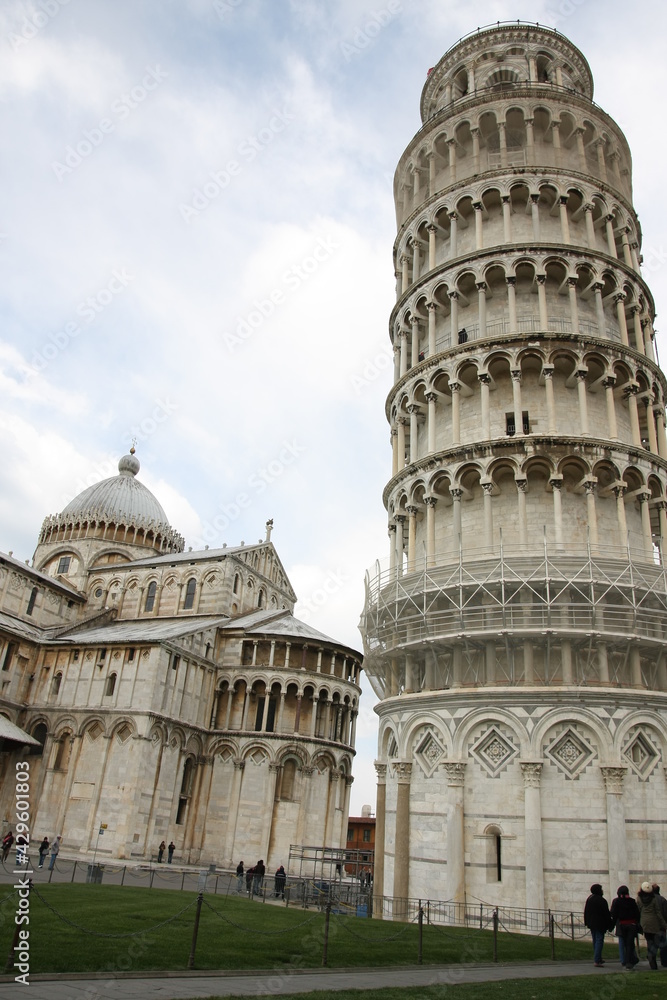 Pisa leaning tower