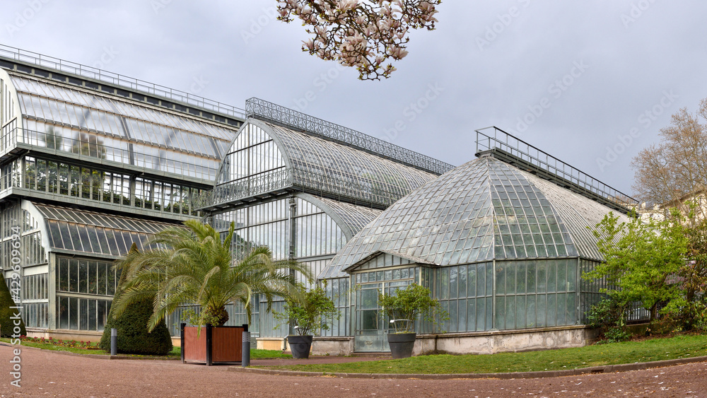 The lgreenhouses of the 
