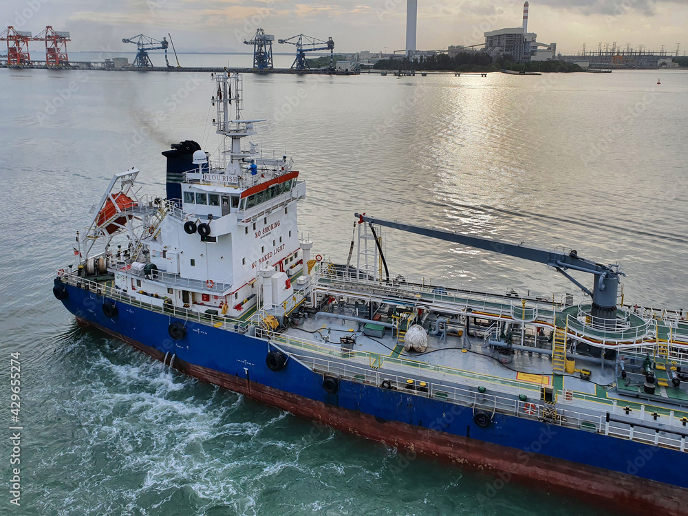Fototapeta premium Fueler vessel