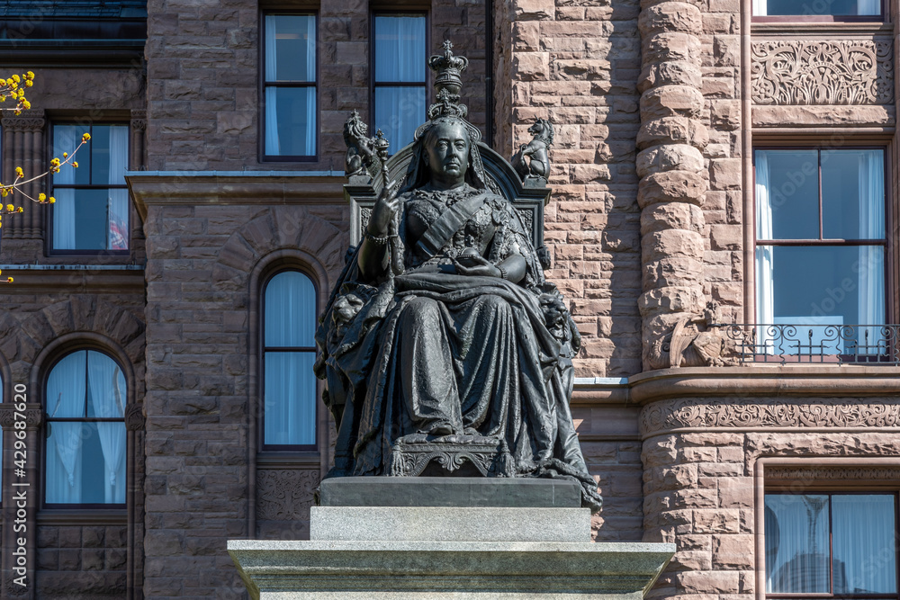 Sculpture or statue of Queen Victoria created by Mario Raggi which is