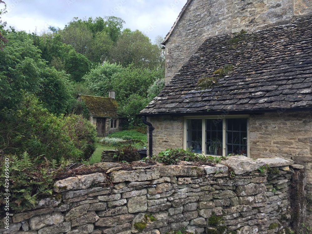 Cotswolds, Village of Bibury, the prettiest places in the world, Traditional Old England Houses,
