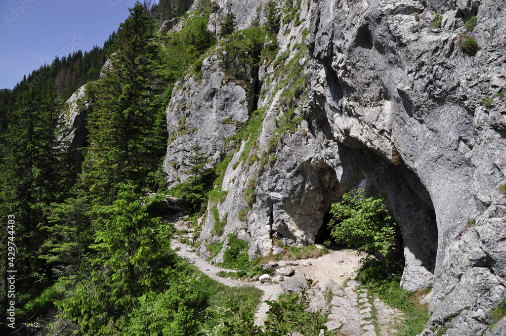 Jaskinia Obłazkowa w Tatrach, podziemia w Polsce, speleologia,  - obrazy, fototapety, plakaty 