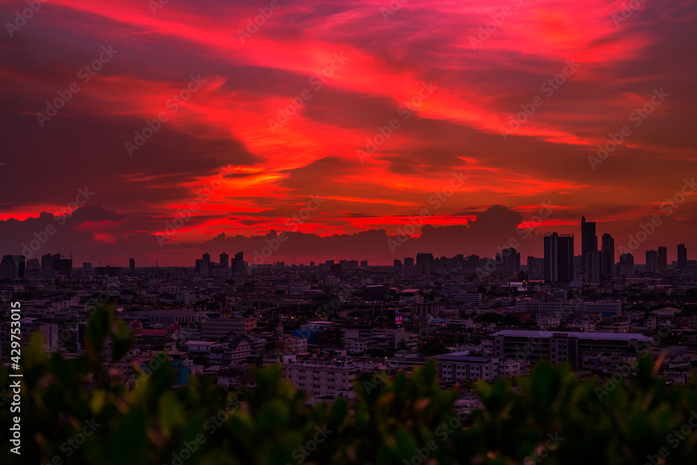 Obraz premium abstract background view of the colorful twilight sky.In the evening, the colorful changes (pink, orange, yellow, purple, sky) merge into the beauty of nature