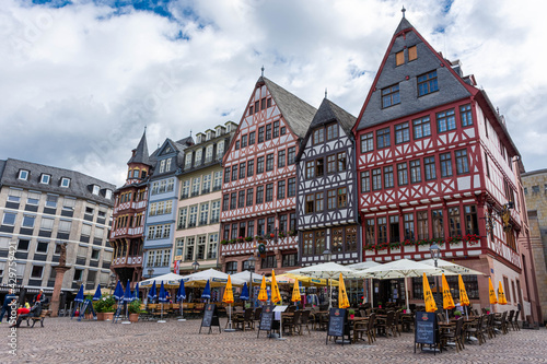 Tableau sur toile FRANKFURT, GERMANY, 25 JULY 2020 Beautiful half-timbered houses and architecture
