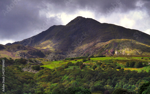 Canvas Print dramatic mountain landscape image in Snowdonia national park in WAles