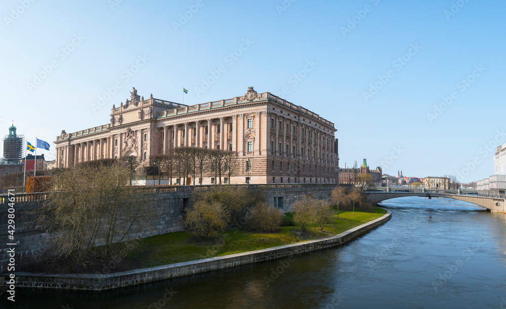 Fototapeta premium Swedish government house in Stockholm a sunny spring morning. 21-04-24