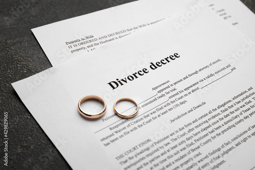 Divorce decree with rings, ...