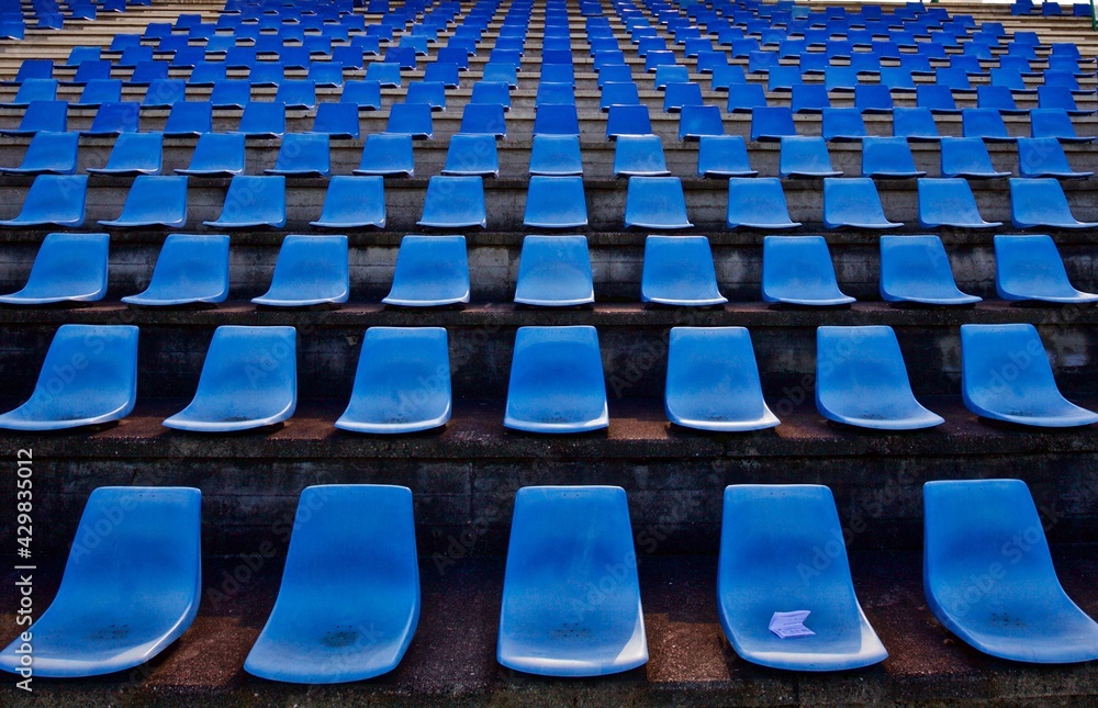 Fototapeta premium Covid 19: posti liberi allo stadio