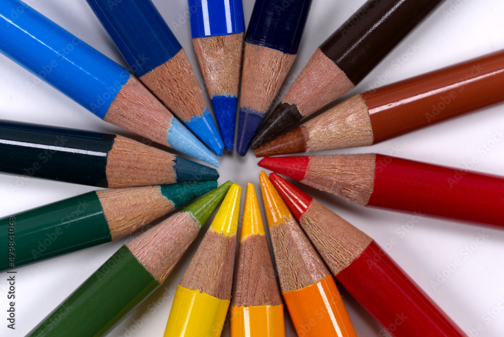 Naklejka premium Close-up circle of color Pencils.