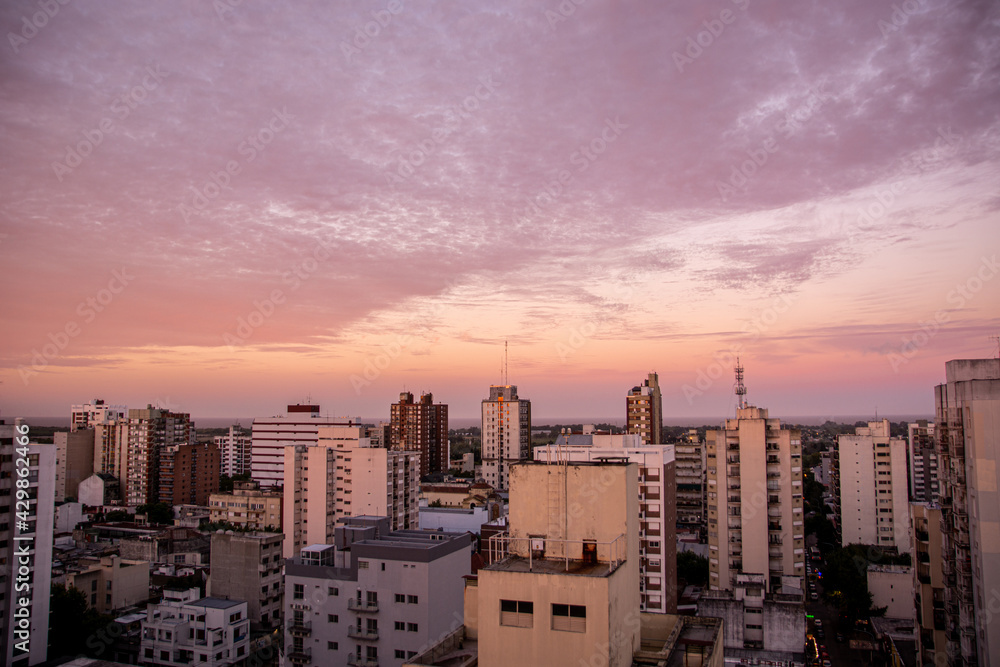 Fototapeta premium This sky is rose, magic hour time!