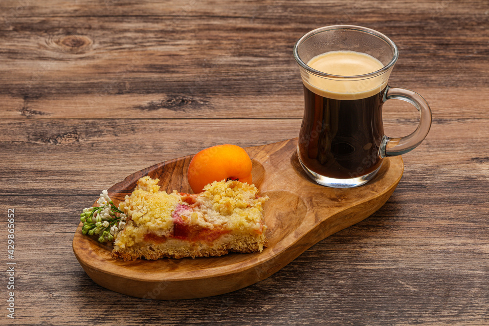 Crust pie with apricot served coffee Crust pie with apricot served coffee