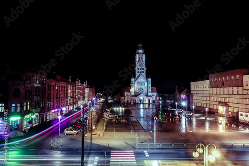 Ruda śląska Nowy Bytom widok na rynek, Kościół i Urząd miasta nocą 