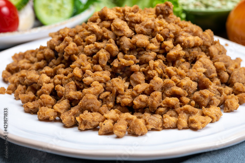 Canvastavla Vegetarian minced meat imitation made from grains, soybeans, vegetables and legu