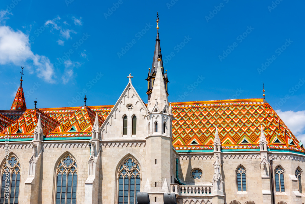 Fototapeta premium Roof tiles of Matthias church in Fisherman's bastion, Budapest, Hungary