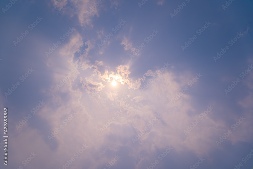 The clouds covered the sun,The sun shines through the clouds,Clouds forming before rain The clouds covered the sun,The sun shines through the clouds,Clouds forming before rain