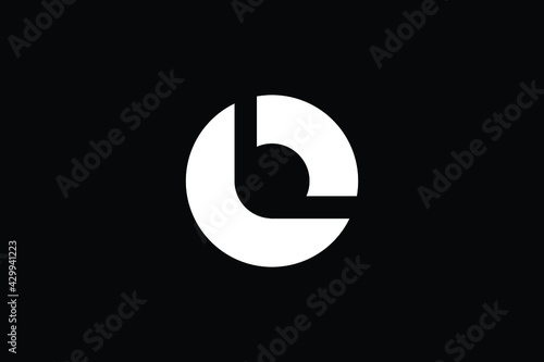 CL logo letter design on luxury background. LC  logo monogram initials letter concept. CL icon logo design. LC elegant and Professional letter icon design on black background. C L LC CL photo