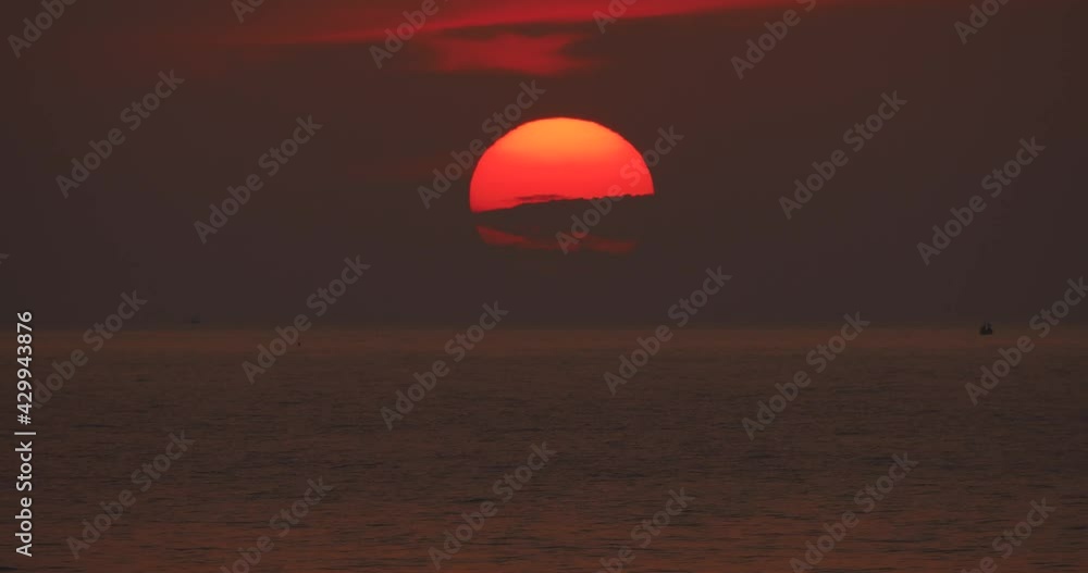 Timelapse of a sunset over the ocean. sunset in the mountains Maldives,Philippines,australia,Thailand,Indonesia,vietnam,Nepal. Timelapse of a sunset over the ocean. sunset in the mountains Maldives,Philippines,australia,Thailand,Indonesia,vietnam,Nepal.