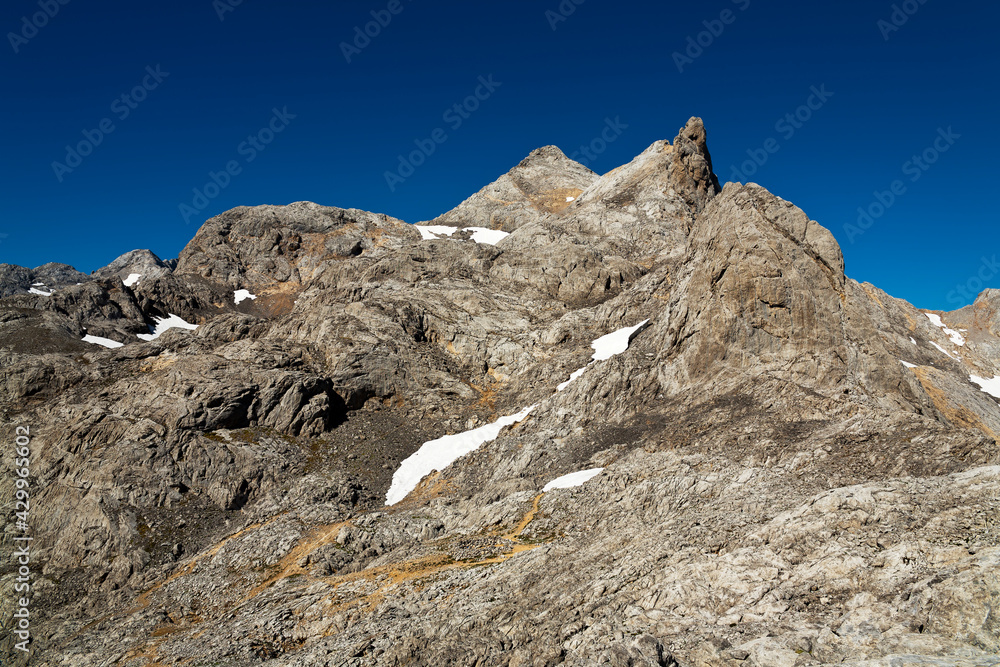 Fototapeta premium Pico Tesorero en los Picos de Europa. Cantabria. España. Europa.