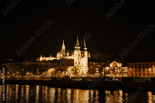 Panoramic view of Budapest at night in the light of artificial illumination © Nadtochiy