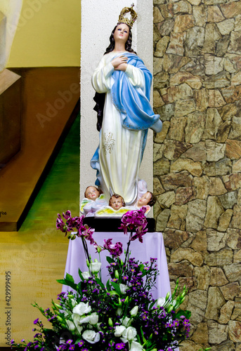 Image of a Catholic Saint photographed inside a church in the city of Osasco in the State of São Paulo, Brazil © Matityahu