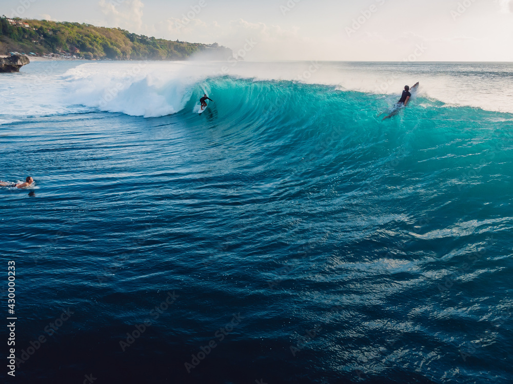 360 view SURFING in PERFECT WAVE