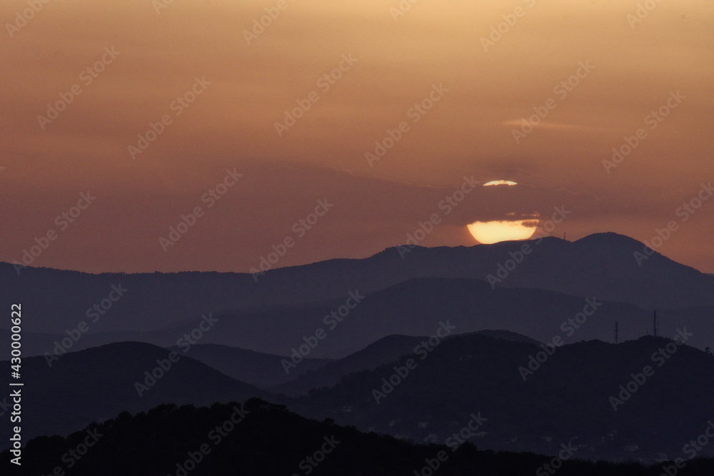 coucher de soleil sur Alès et les Cévennes