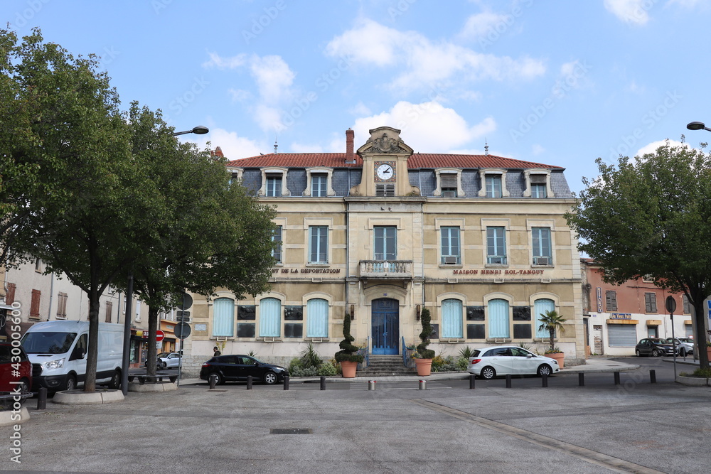 Le musée de la déportation, vu de l'extérieur, ville de Vénissieux, département du Rhône, France