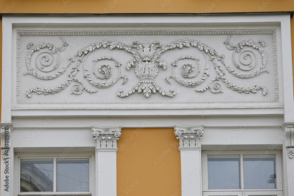 Obraz premium Decorative elements of the facade.
