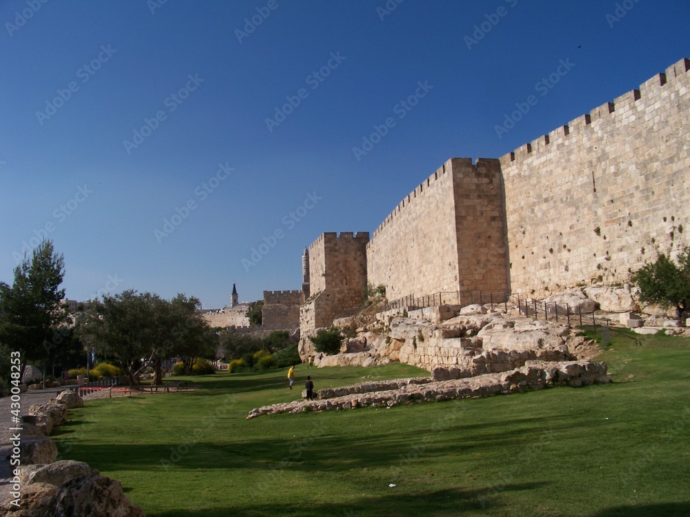 Walls fo Jerusalem