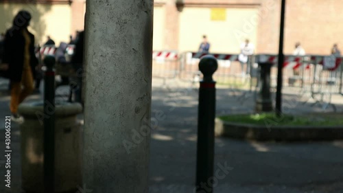 Wallpaper Mural refugees in queue asking for citizenship Torontodigital.ca