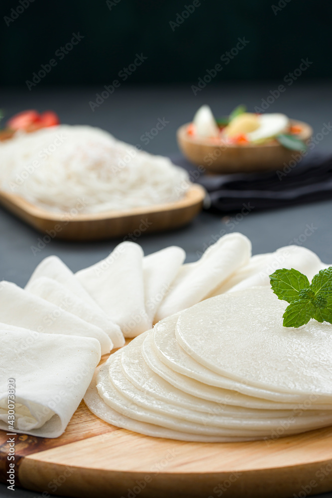 Rice Pathiri and Ideyappam Rice Pathiri and Ideyappam