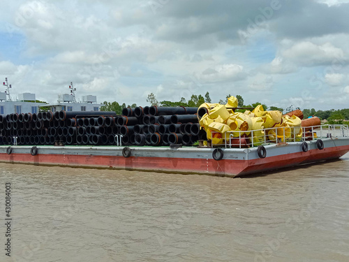 lonch in river on station for passenger photo