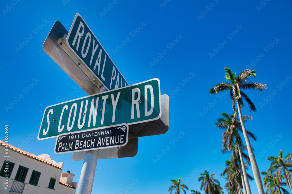 Fototapeta premium Palm Beach Avenue road sign intersection, Florida