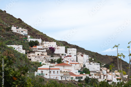 White houses of the town of Agaete on the mountainside on the island of Gran Canaria, Spain © Gustavo Muñoz